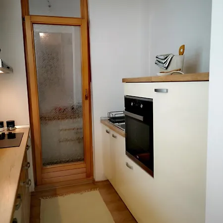 Shiny Thumb Apartment Bihac